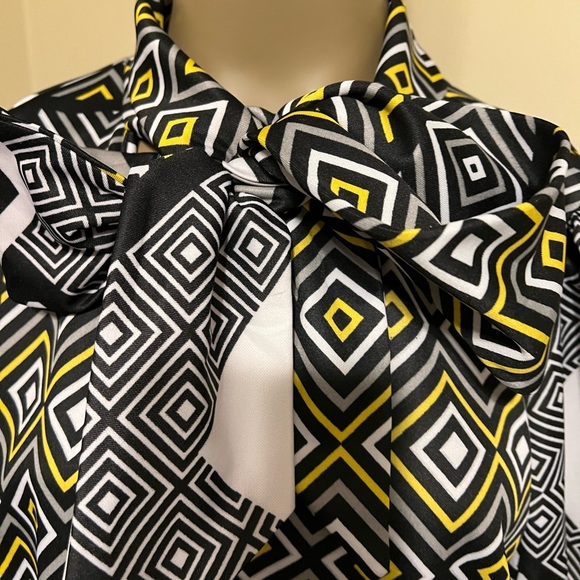 A must have yellow, white & black blouse with bow. - Picture 3 of 4